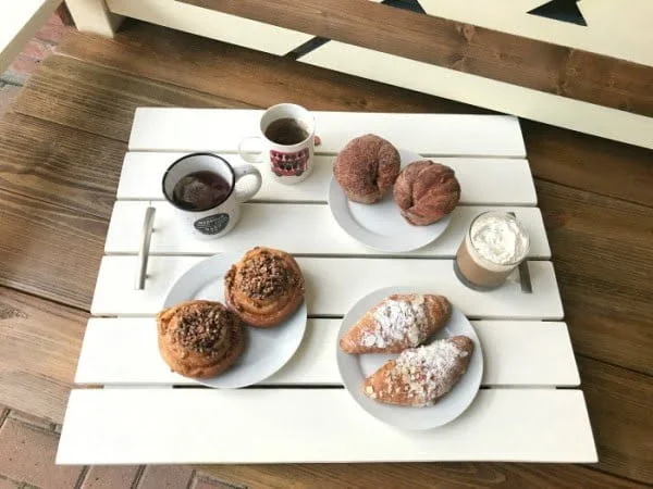 DIY Pretty Pallet Style Serving Tray     