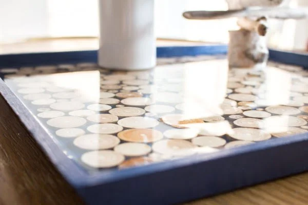 DIY Serving Tray with Driftwood Slices and Resin     
