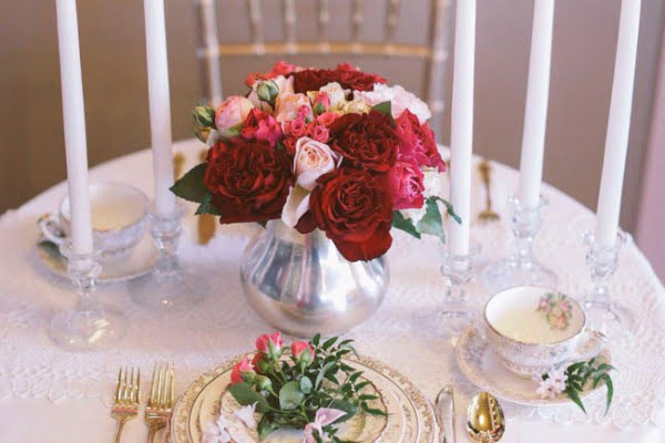 DIY: Romantic Centerpiece with Roses