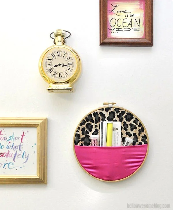 No-Sew Embroidery Hoop Wall Organizer    
