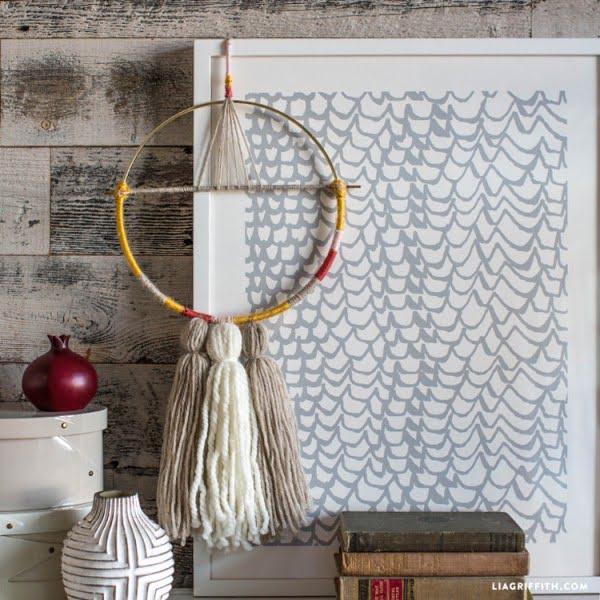 DIY Yarn Wall Hanging     