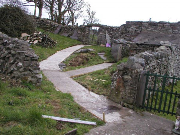 How to Build a Concrete Garden Path    path 