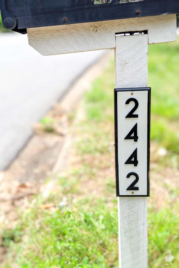 DIY House Numbers Sign for the Mailbox    