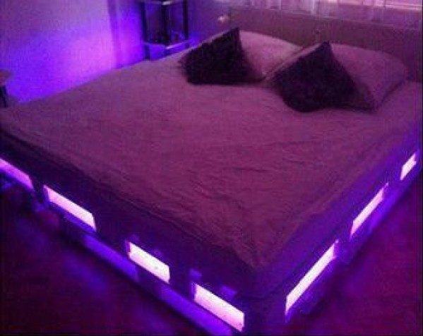 lighting under the bed from pallets