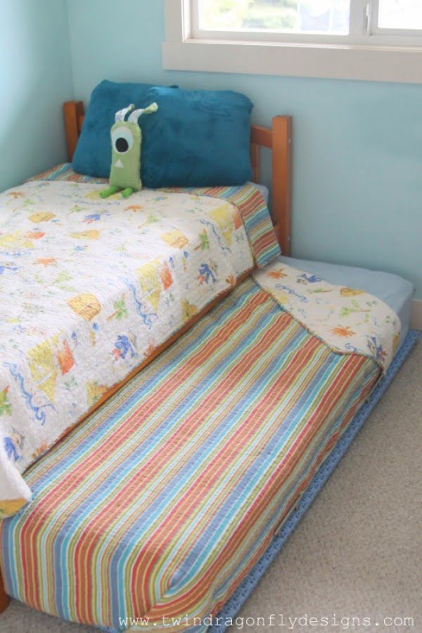 How to Build a DIY Trundle Bed » Dragonfly Designs