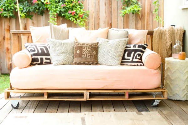 patio bed made from pallets