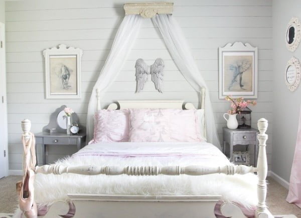 bedroom accent