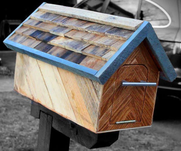 Reclaimed Wood Mailbox