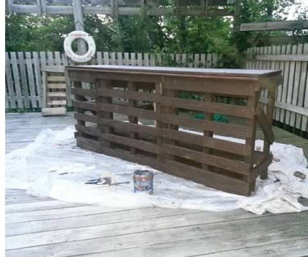 26 Essential DIY Pallet Projects Every DIYer Needs to Know