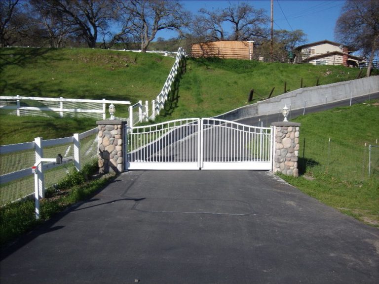 How to Build a DIY Driveway Gate Full Guide