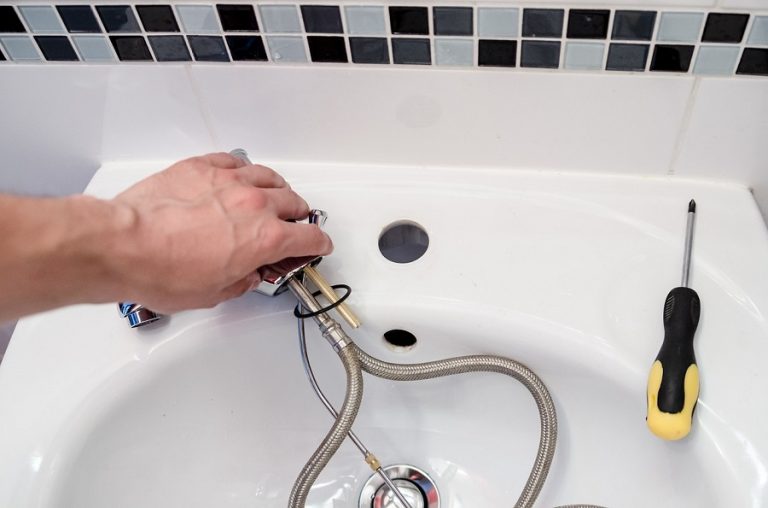 How to Fix a Gurgling Kitchen Sink