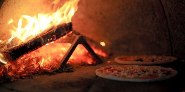 How to Build a DIY Pizza Oven Right in Your Backyard