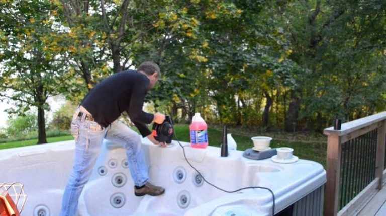 How to Winterize a Hot Tub [Step-by-Step]