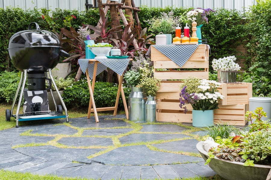 small backyard bbq space