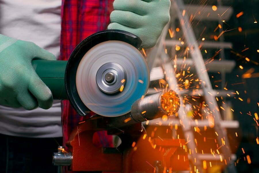 angle grinder cutting