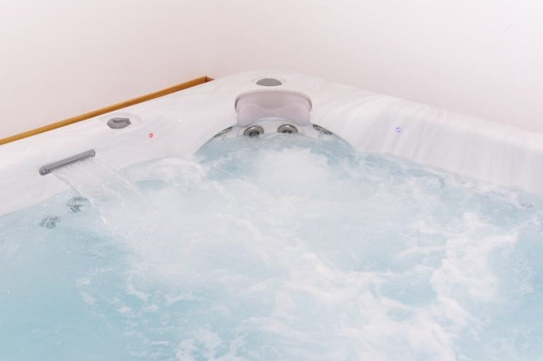 Can You Use Bath Salts And Bath Bombs In A Jetted Tub