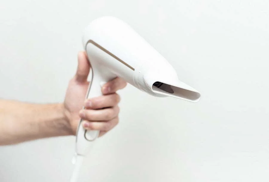 blow dryer