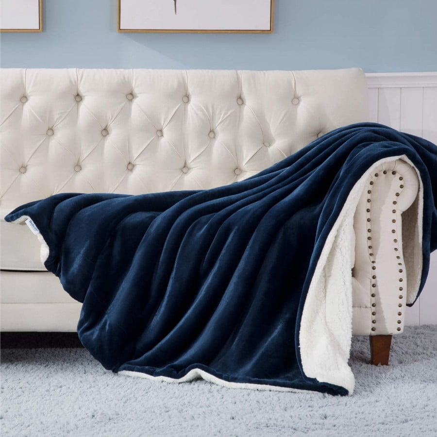 Bedsure Sherpa Fleece Blanket Throw Size Navy