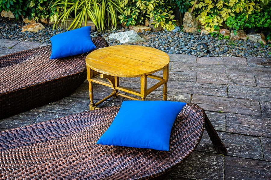 chic outdoor furniture