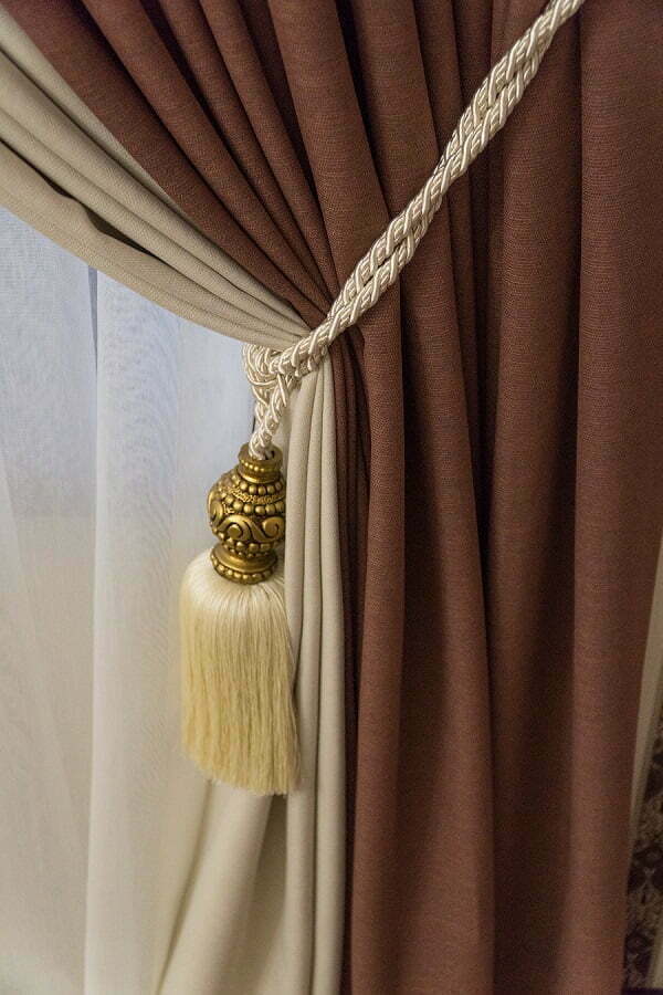 curtain pull