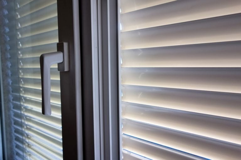 These Blinds Look Like Real Shutters