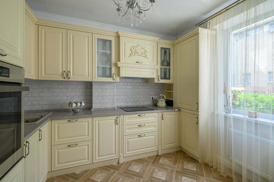 kitchen cabinets in ivory