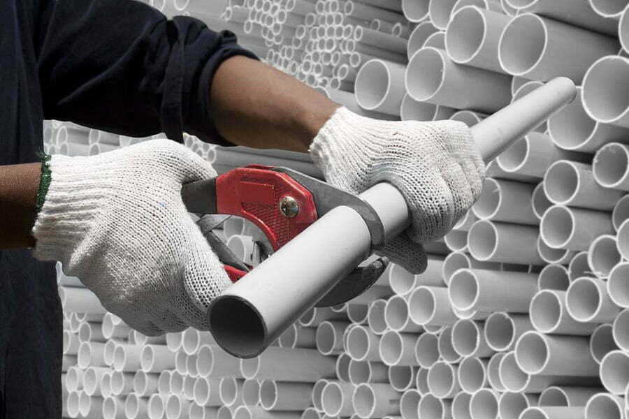 cutting pvc pipe