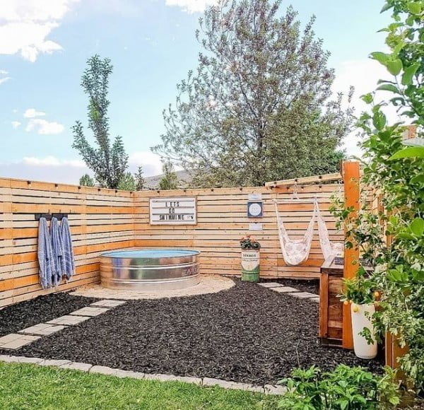 Kari DIY Home Decor Outdoor Living Space privacy fence
