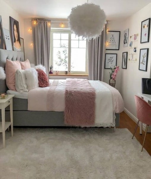 Love it!😍 YA or NA ?💕 bedroom with fairy lights