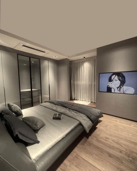 Essential Grey Bedroom bedroom with grey walls