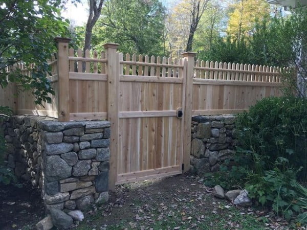 Privacy fence with picket topper fence gate
