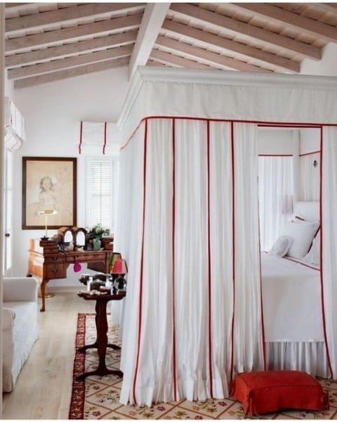 Marisa Marcantonio bedroom with canopy bed
