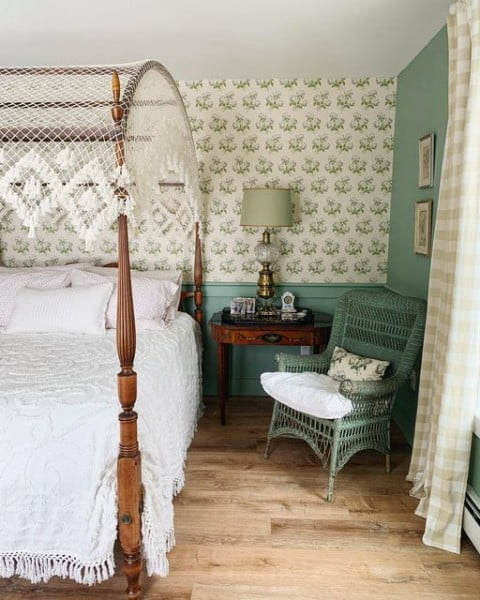 Amy Chalmers bedroom with canopy bed
