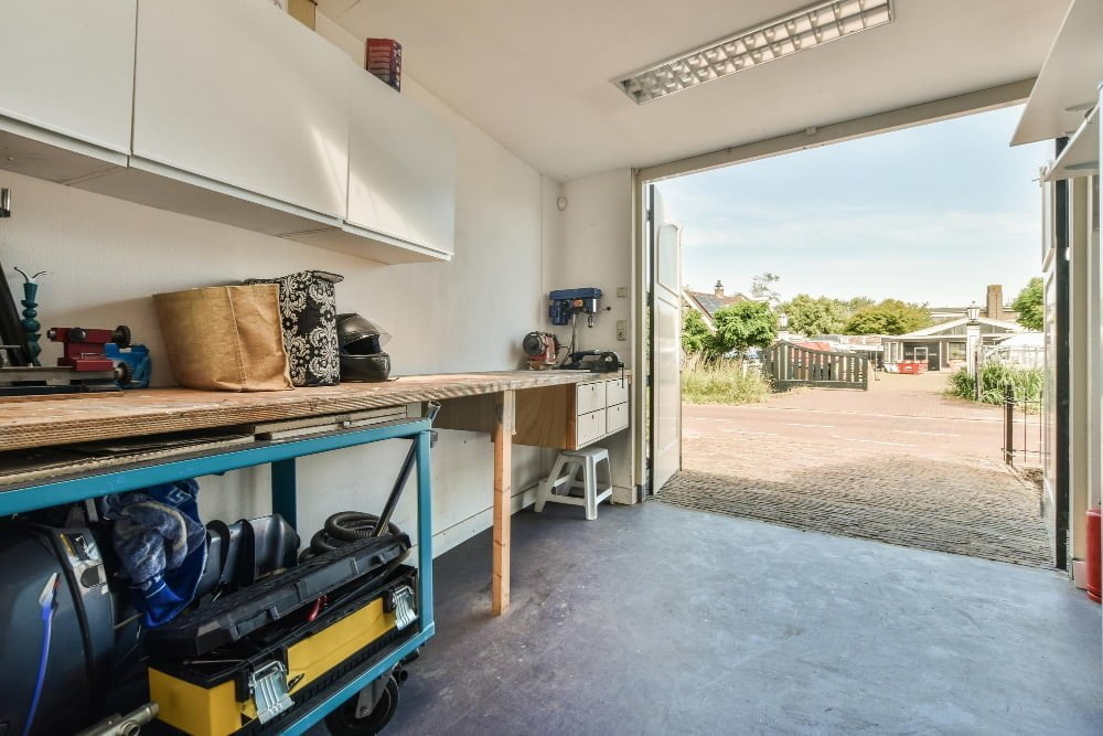 Solar-powered Opener garage