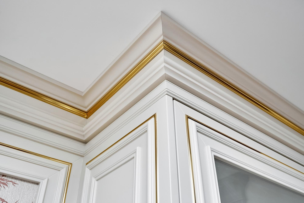 Crown moulding wall