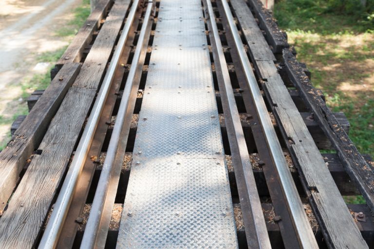 Top Railroad Tie Alternatives EcoFriendly & Durable Solutions for Your Project